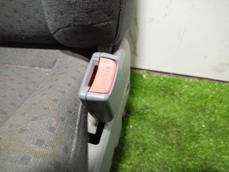 Recambio de asiento delantero derecho para kia carens referencia OEM IAM   