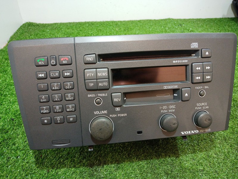 Recambio de sistema audio / radio cd para volvo s60 berlina referencia OEM IAM 86511521 86511521 V02640