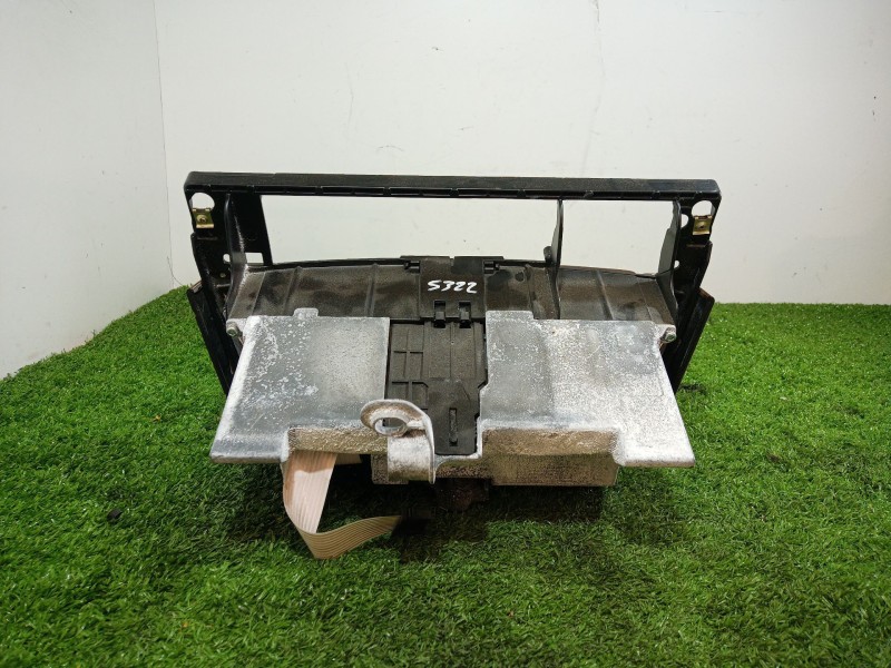 Recambio de cenicero para bmw serie 7 (e65/e66) 6.0 cat referencia OEM IAM 51457032886918 12145100 51457032886900