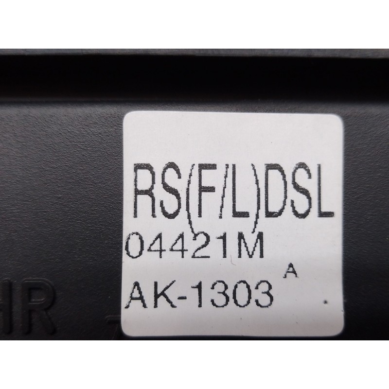 Recambio de caja reles / fusibles para kia carens referencia OEM IAM 04421M  AK1303