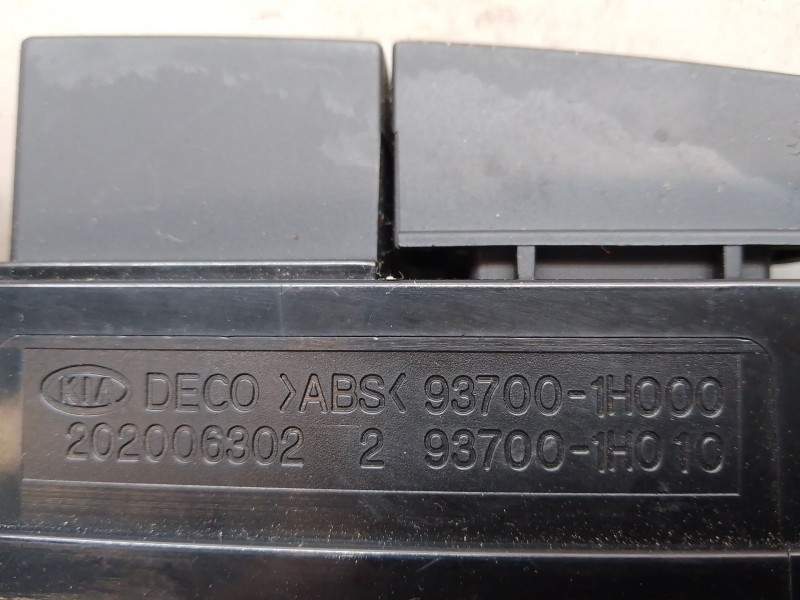 Recambio de warning para kia cee´d referencia OEM IAM 937001H00 2020063022 937001H010