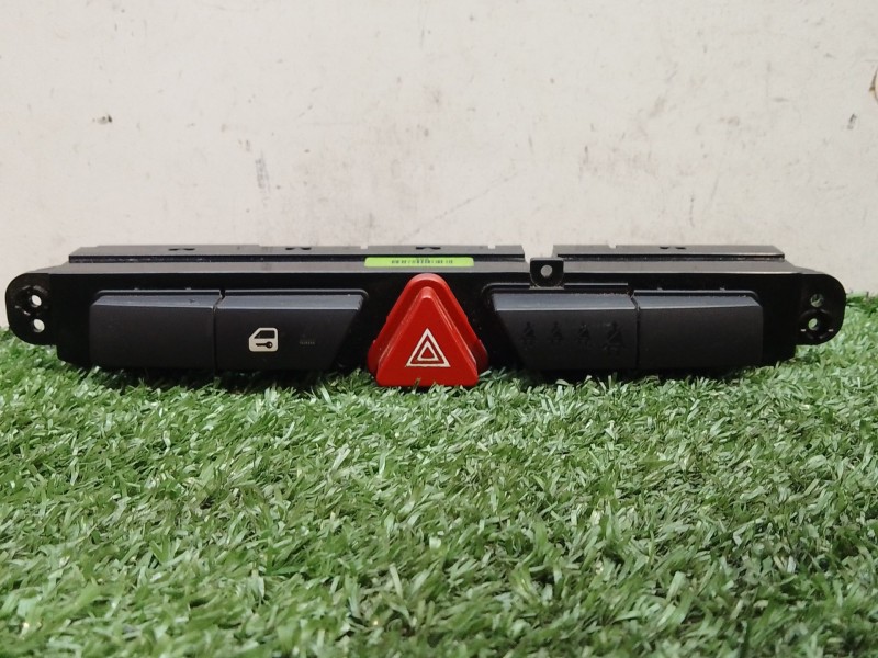 Recambio de warning para kia cee´d referencia OEM IAM 937001H00 2020063022 937001H010