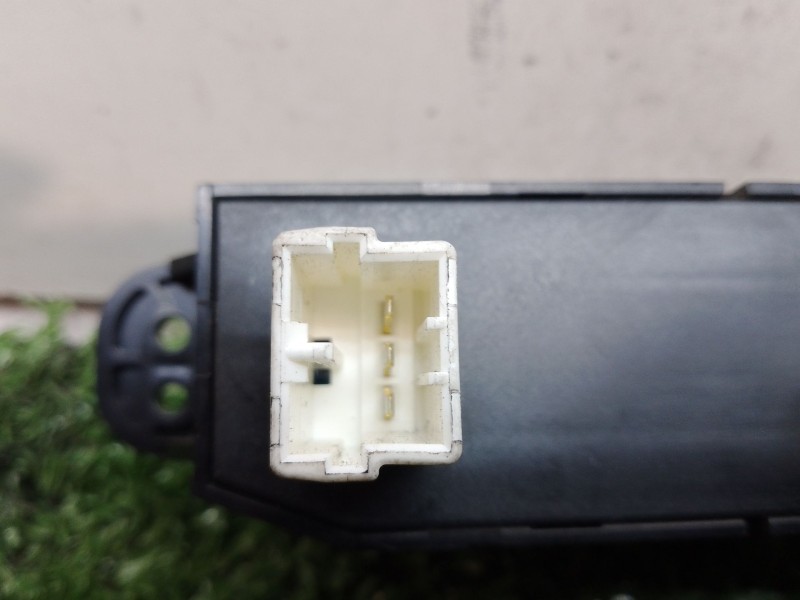 Recambio de warning para kia cee´d referencia OEM IAM 937001H00 2020063022 937001H010