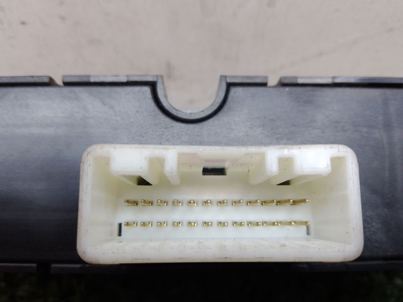 Recambio de warning para kia cee´d referencia OEM IAM 937001H00 2020063022 937001H010