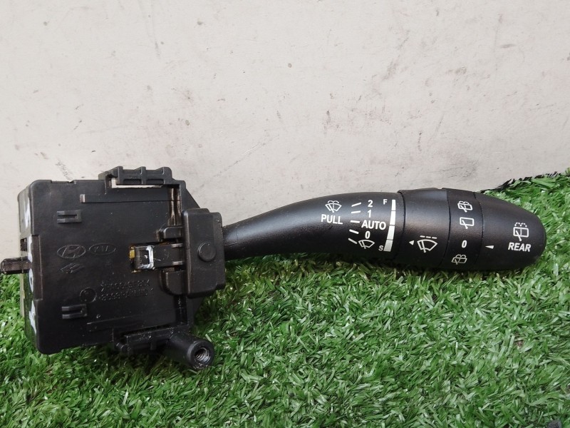 Recambio de mando limpia para kia cee´d referencia OEM IAM 934201H300WP30 3693PALHD1 PA66GF30