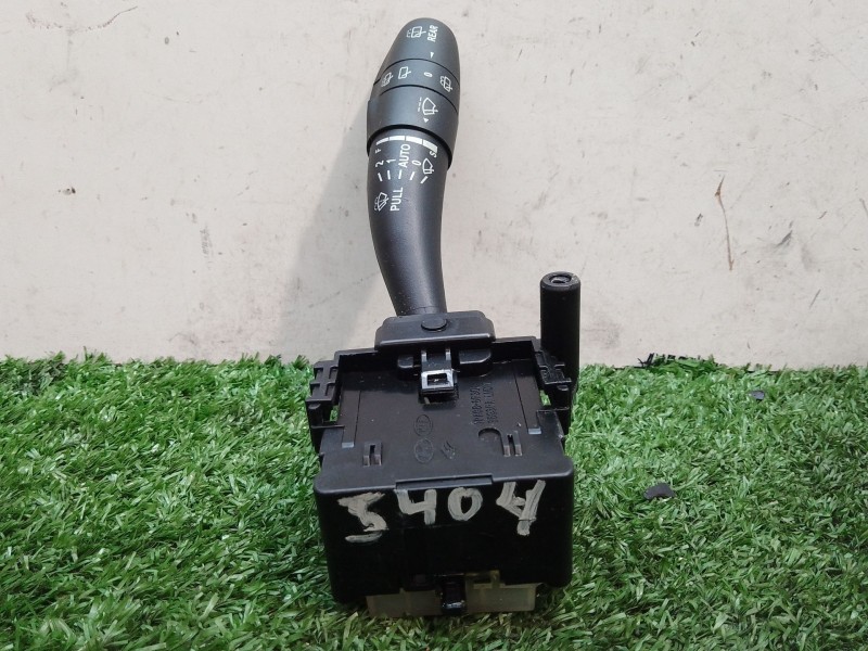 Recambio de mando limpia para kia cee´d referencia OEM IAM 934201H300WP30 3693PALHD1 PA66GF30