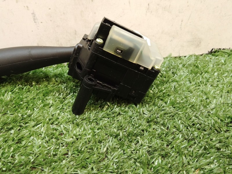 Recambio de mando limpia para kia cee´d referencia OEM IAM 934201H300WP30 3693PALHD1 PA66GF30