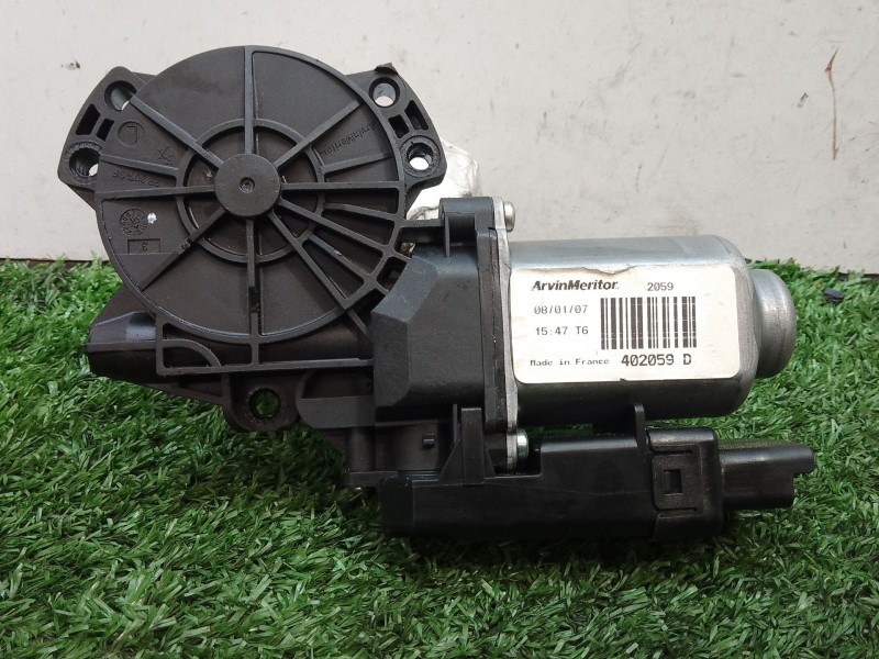 Recambio de motor elevalunas trasero izquierdo para kia cee´d referencia OEM IAM 440850C 402059D 403951A7