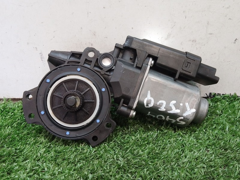 Recambio de motor elevalunas trasero izquierdo para kia cee´d referencia OEM IAM 440850C 402059D 403951A7