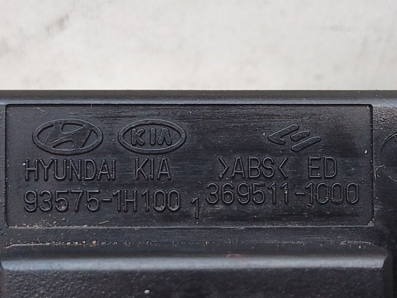 Recambio de mando elevalunas trasero derecho para kia cee´d referencia OEM IAM 935751H100 1000 369511