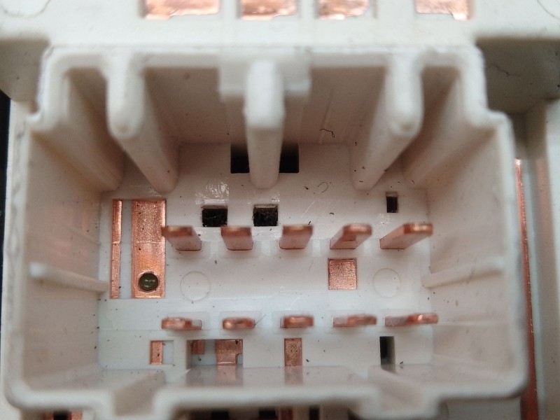 Recambio de mando retrovisor para kia cee´d referencia OEM IAM   