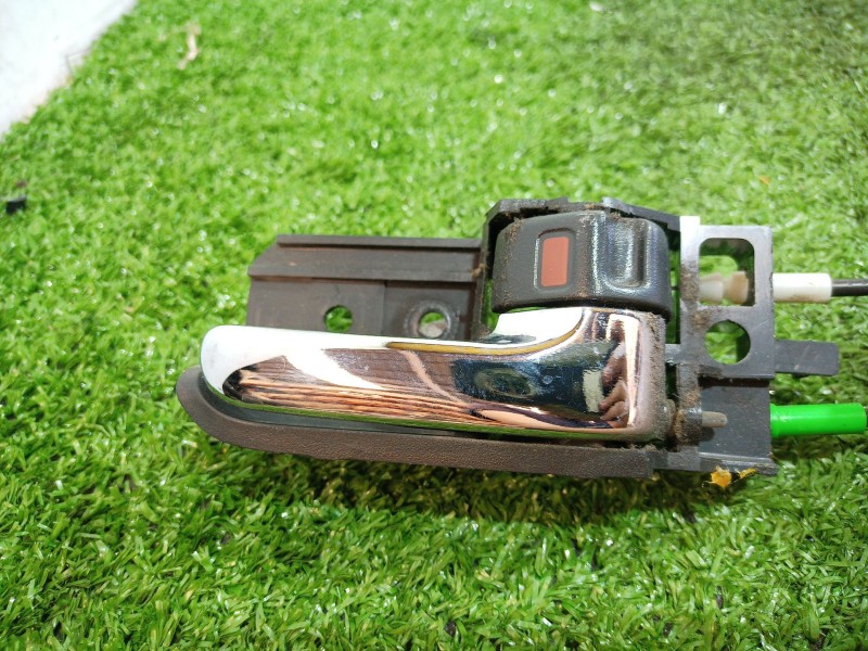 Recambio de cerradura puerta delantera derecha para toyota avensis (_t25_) 2.2 d-4d (adt251_) referencia OEM IAM   