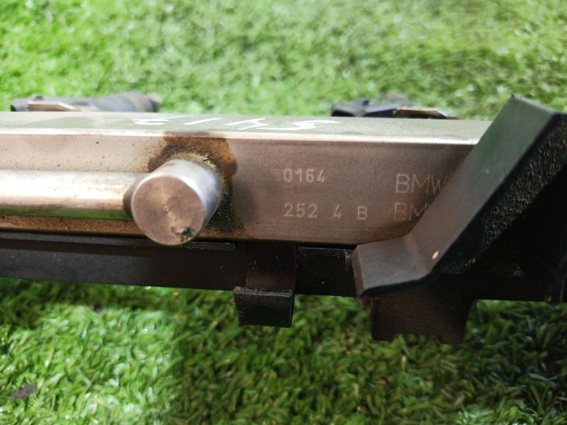 Recambio de rampa inyectora para bmw 1 (e87) 116 i referencia OEM IAM 2524B 2524B 2524B