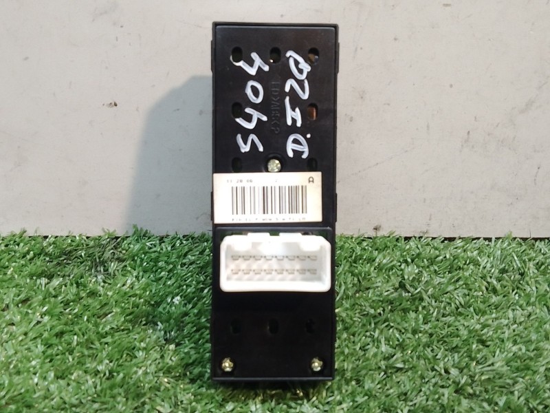 Recambio de mando elevalunas delantero izquierdo para kia cee´d referencia OEM IAM 935701H120 935701H120 369935701H1204901000