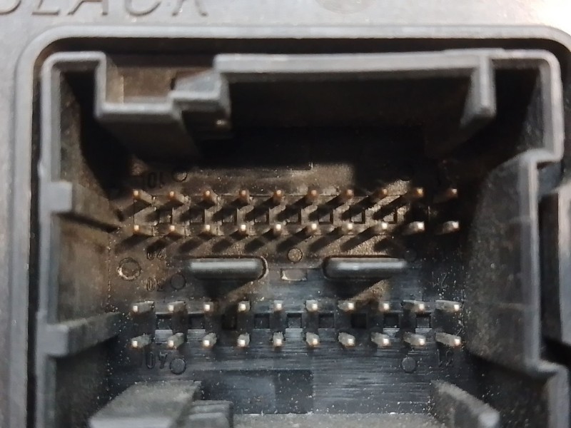 Recambio de caja reles / fusibles para peugeot 407 sport referencia OEM IAM 281197595 281197595 281197595