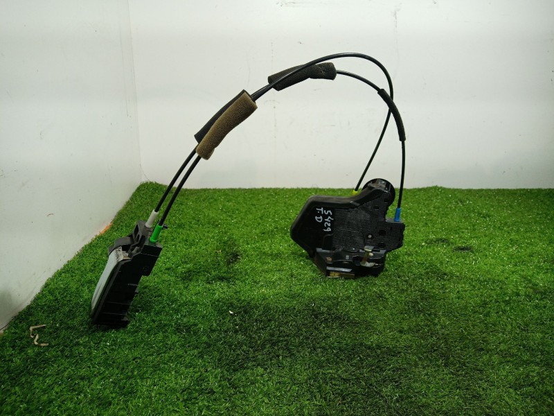 Recambio de cerradura puerta trasera derecha para toyota avensis (_t25_) 2.2 d-4d (adt251_) referencia OEM IAM   