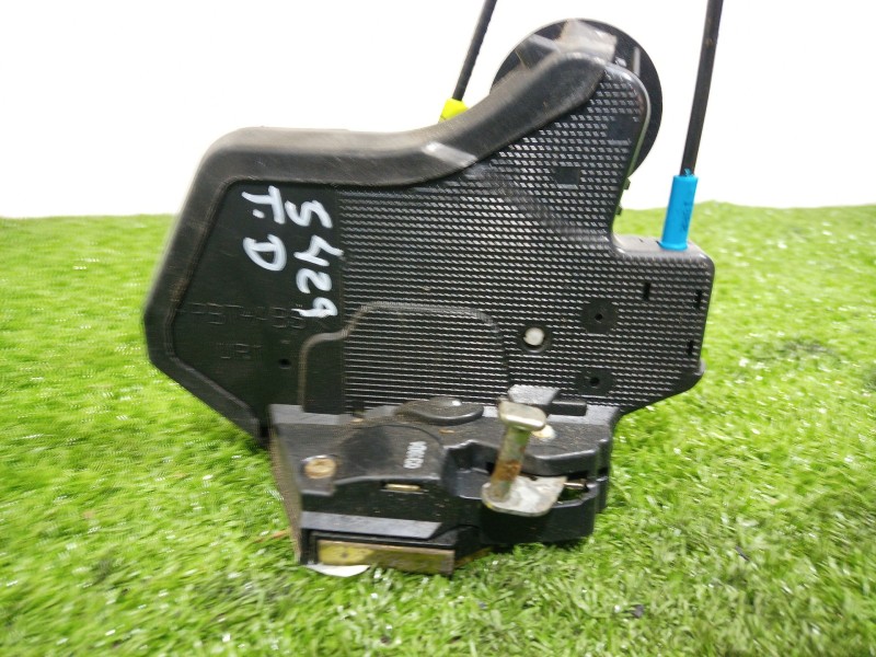 Recambio de cerradura puerta trasera derecha para toyota avensis (_t25_) 2.2 d-4d (adt251_) referencia OEM IAM   