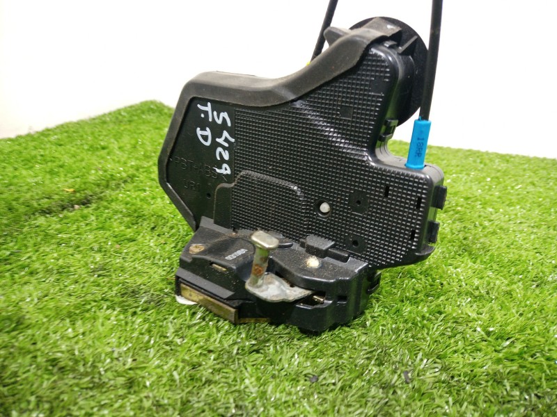 Recambio de cerradura puerta trasera derecha para toyota avensis (_t25_) 2.2 d-4d (adt251_) referencia OEM IAM   