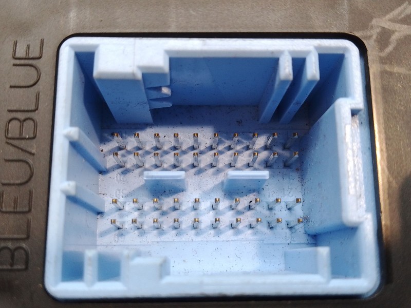 Recambio de caja reles / fusibles para citroën c4 berlina referencia OEM IAM 9663576480 9663576480 BSI2004P0900