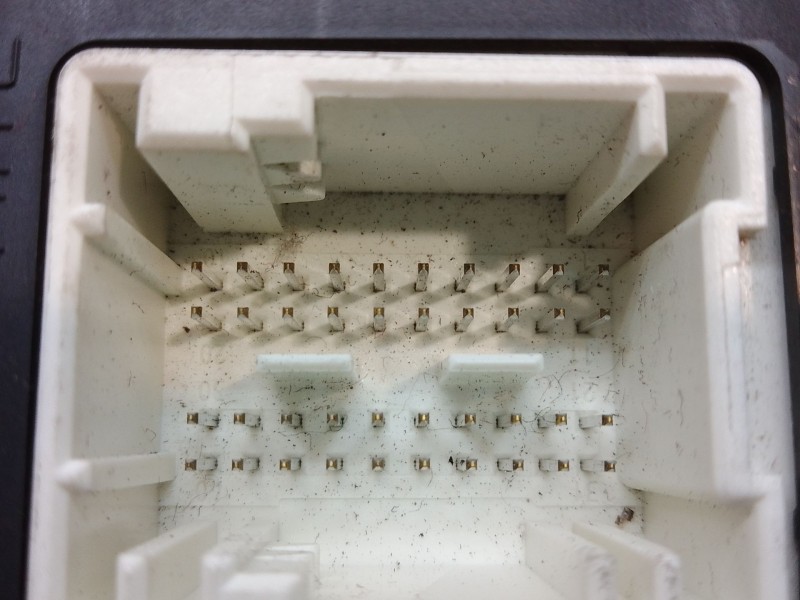 Recambio de caja reles / fusibles para citroën c4 berlina referencia OEM IAM 9663576480 9663576480 BSI2004P0900