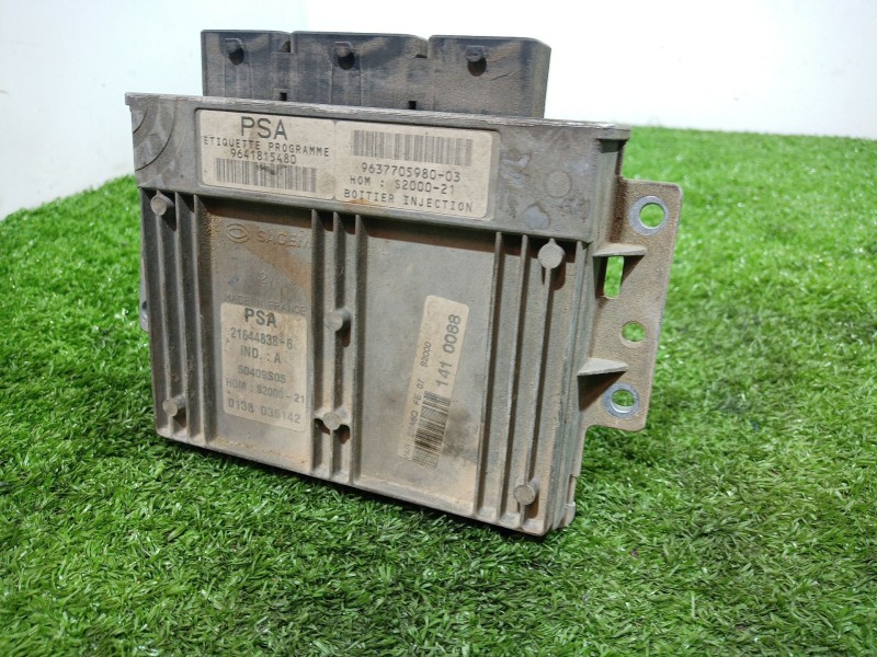 Recambio de centralita motor uce para citroën saxo 1.1 monaco referencia OEM IAM 9641815480 S200021 963770598003