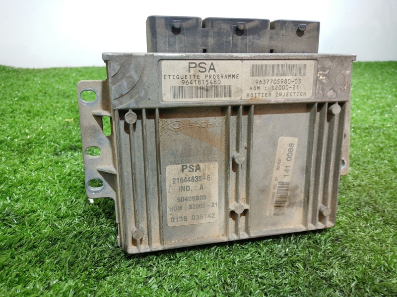 Recambio de centralita motor uce para citroën saxo 1.1 monaco referencia OEM IAM 9641815480 S200021 963770598003