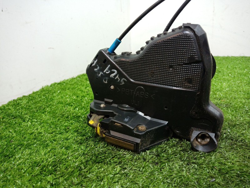 Recambio de cerradura puerta delantera izquierda para toyota avensis (_t25_) 2.2 d-4d (adt251_) referencia OEM IAM   