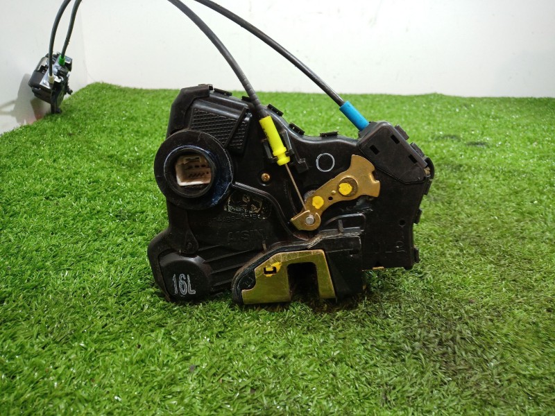 Recambio de cerradura puerta delantera izquierda para toyota avensis (_t25_) 2.2 d-4d (adt251_) referencia OEM IAM   