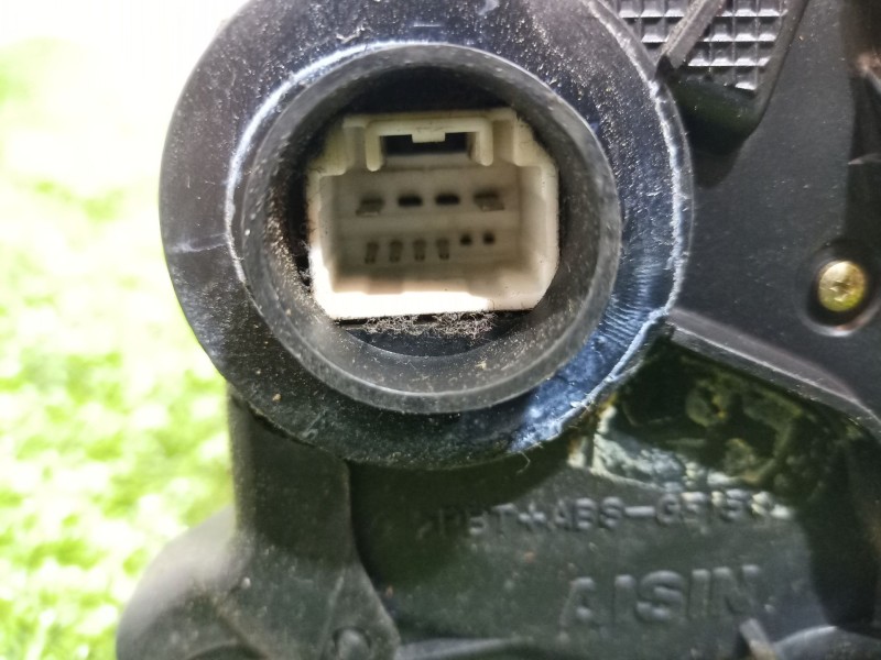 Recambio de cerradura puerta delantera izquierda para toyota avensis (_t25_) 2.2 d-4d (adt251_) referencia OEM IAM   