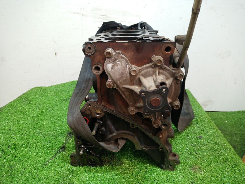Recambio de bloque para nissan x-trail (t30) referencia OEM IAM YD22 YD22 YD22