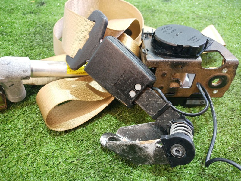 Recambio de cinturon seguridad trasero derecho para bmw serie 7 (e65/e66) 6.0 cat referencia OEM IAM 00063774B 33039584 7134042