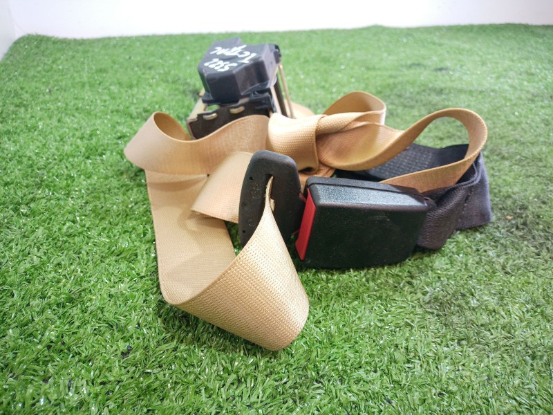 Recambio de cinturon seguridad trasero central para bmw serie 7 (e65/e66) 6.0 cat referencia OEM IAM 7018249 7018249 33018325