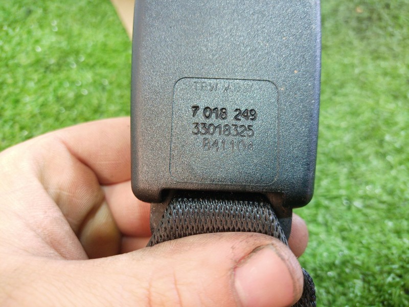Recambio de cinturon seguridad trasero central para bmw serie 7 (e65/e66) 6.0 cat referencia OEM IAM 7018249 7018249 33018325