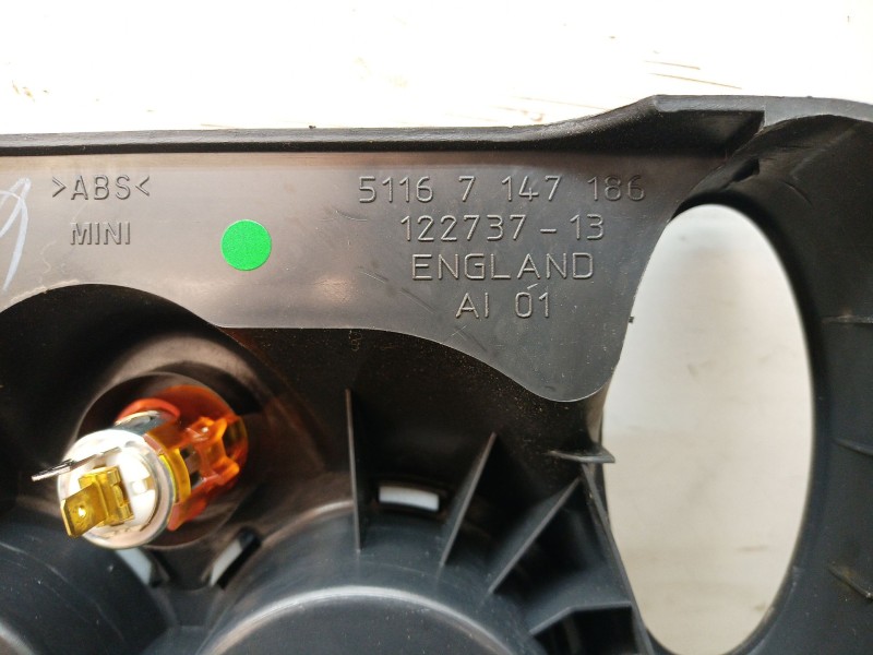 Recambio de consola central tras. para mini mini (r50, r53) one referencia OEM IAM 51167147186 7147179 12273713