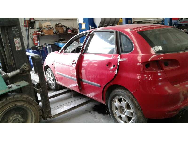 seat ibiza (6l1) del año 2001