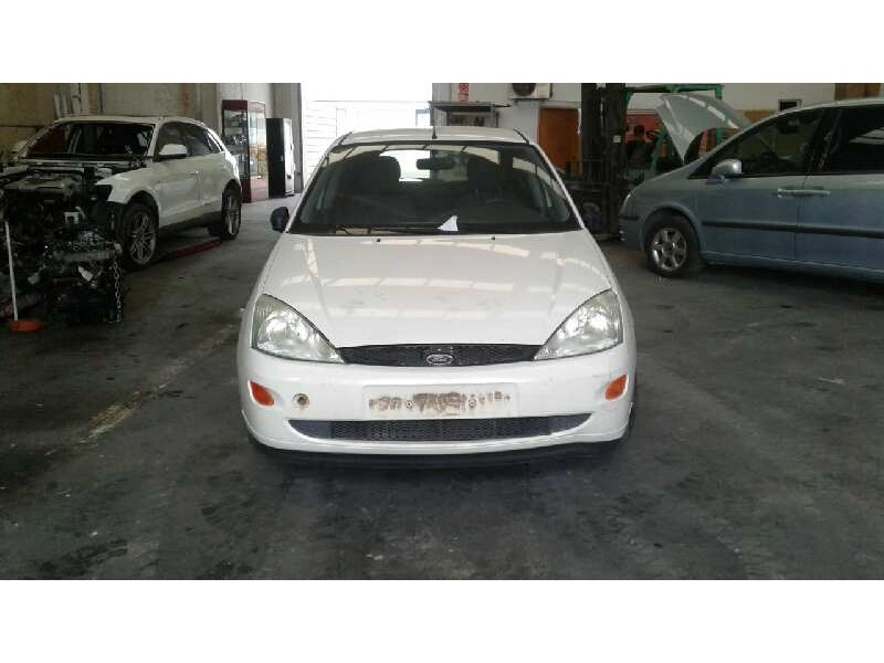 ford focus berlina (cak) del año 2001