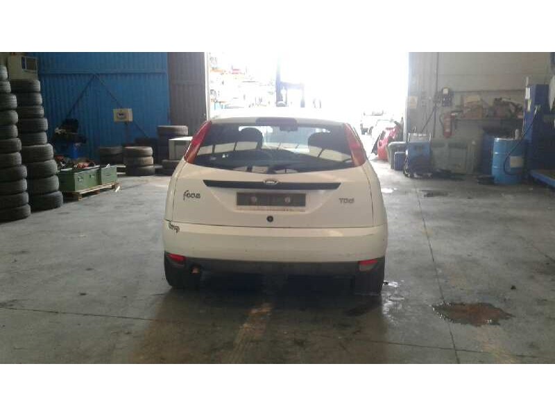 ford focus berlina (cak) del año 2001