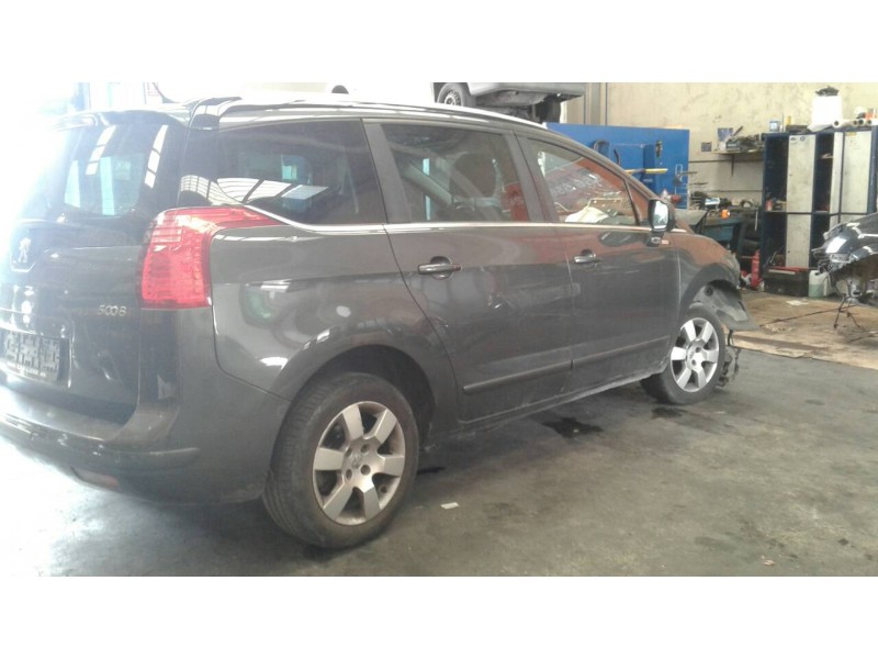 peugeot 5008 del año 2011