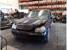 mercedes-benz clase c (w203) berlina del año 2004 2