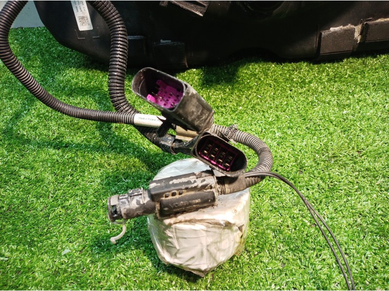 Recambio de deposito aditivo para volkswagen touareg (7p6) v6 tdi bluemotion premium referencia OEM IAM 7P0131878 7P0131878 F01C