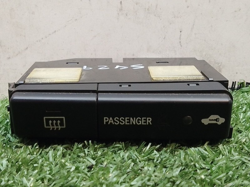 Recambio de interruptor para toyota avensis (_t25_) 2.2 d-4d (adt251_) referencia OEM IAM 84790006130C MS212200224 04W21E