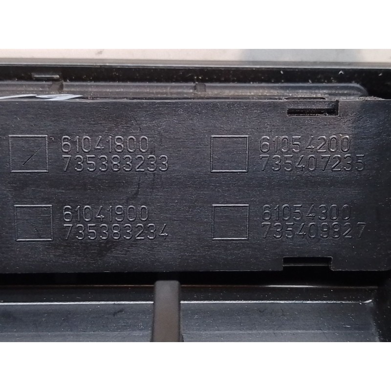 Recambio de rejilla aireadora para fiat punto (199_) 1.3 d multijet referencia OEM IAM 735386328  735416324