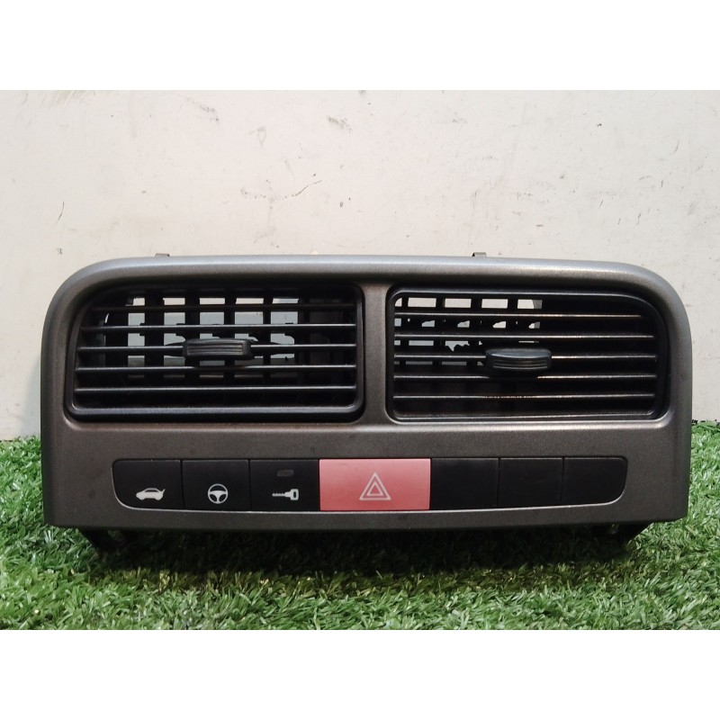 Recambio de rejilla aireadora para fiat punto (199_) 1.3 d multijet referencia OEM IAM 735386328  735416324