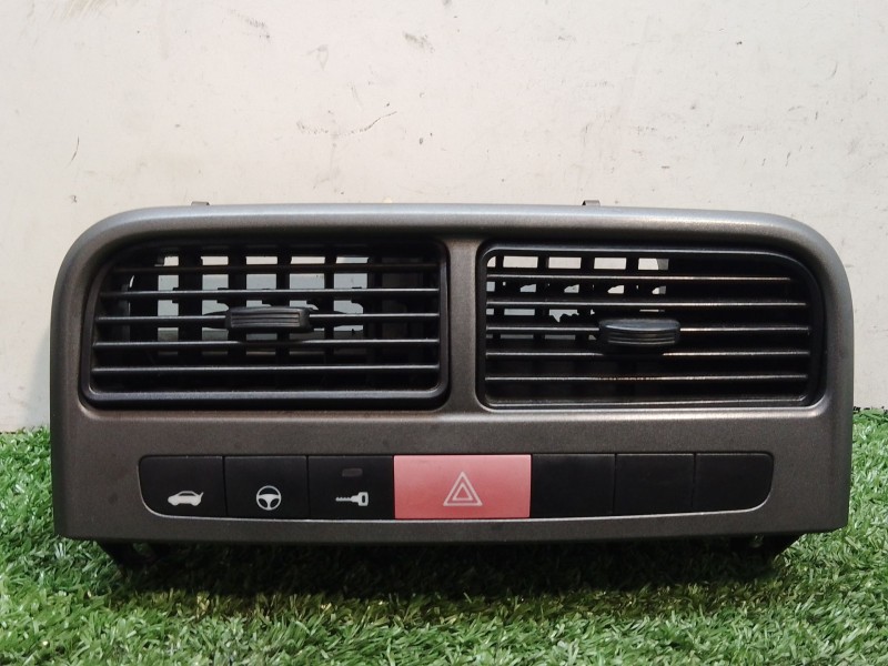 Recambio de rejilla aireadora para fiat punto (199_) 1.3 d multijet referencia OEM IAM 735386328  735416324