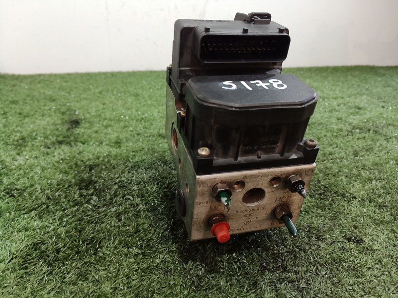 Recambio de abs para renault clio ii fase ii (b/cb0) dynamique referencia OEM IAM 8200085584 0273004621 0265216872