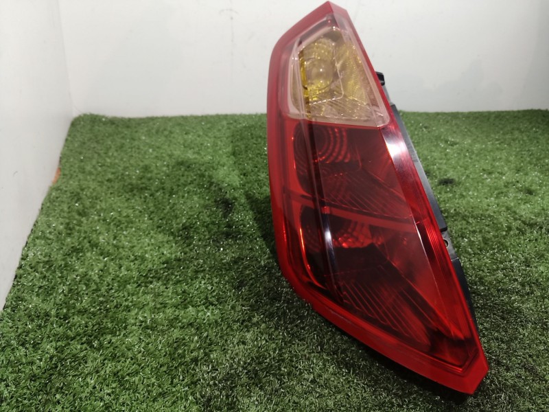 Recambio de piloto trasero izquierdo para fiat punto (199_) 1.3 d multijet referencia OEM IAM 27460102 453681 51701589