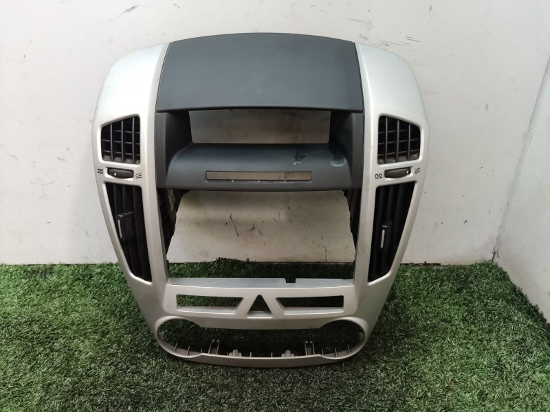 Recambio de moldura consola central delantera para kia cee´d referencia OEM IAM 847401H000 974201H000 974801H000