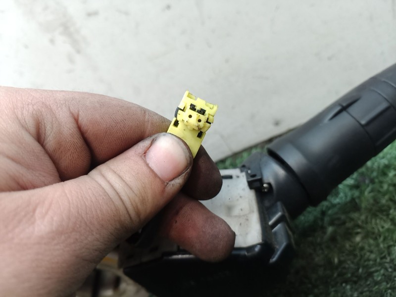 Recambio de mando multifuncion para nissan cabstar referencia OEM IAM 7716SN 7716SN 7802SD