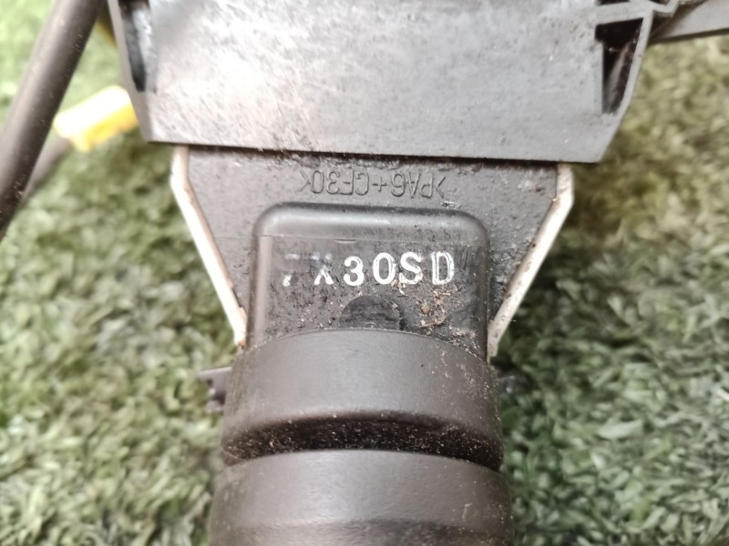 Recambio de mando multifuncion para nissan cabstar referencia OEM IAM 7X30SD 7X30SD 7Y06SD