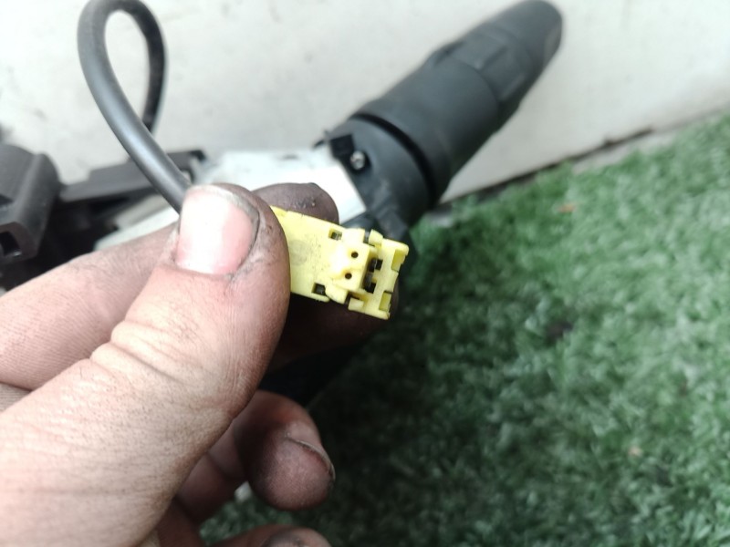 Recambio de mando multifuncion para nissan cabstar referencia OEM IAM 7X30SD 7X30SD 7Y06SD